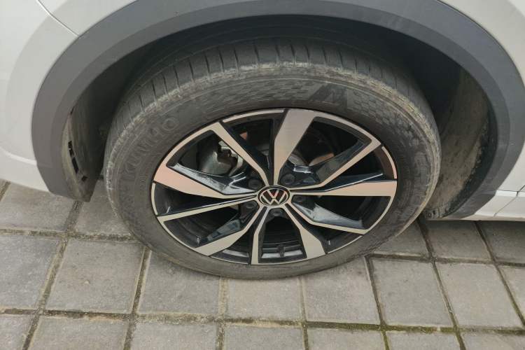 Used Volkswagen T-ROC 2025 300TSI DSG Two-Wheel Drive Chen Guang Edition
