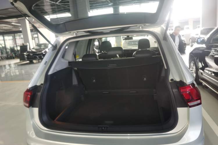 Used Volkswagen Tiguan L 2018 Revised Version 330TSI Automatic Two-Wheel Drive Comfort Edition