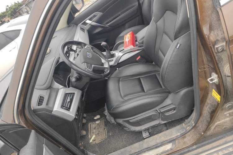 Used Geely Auto Emgrand X7 Sport 2016 2.0L Manual Smart Connect Version
