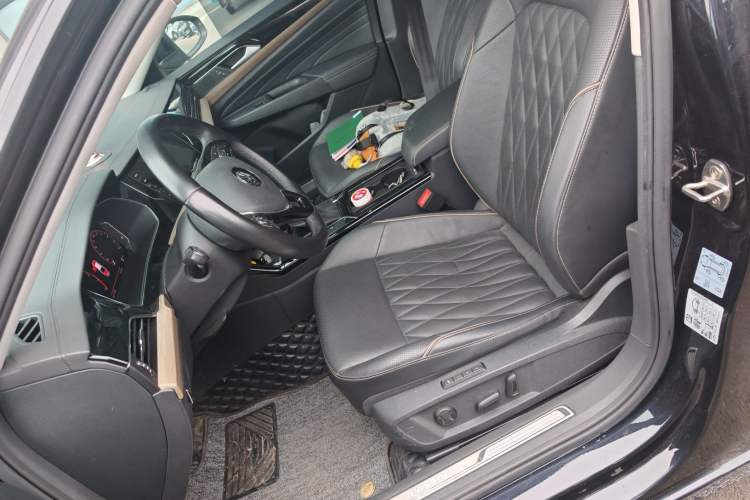 Used Volkswagen Passat 2020 330TSI Luxury Edition China VI
