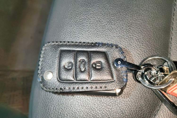 Used Volkswagen Tiguan L 2019 330TSI Automatic Two-Wheel Drive Panoramic Comfort Edition China VI Standard
