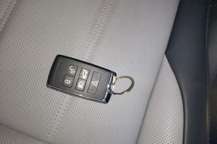 Used Land Rover Range Rover Evoque New Energy 2024 Aurora L P300e Plug-in Hybrid Electric Version