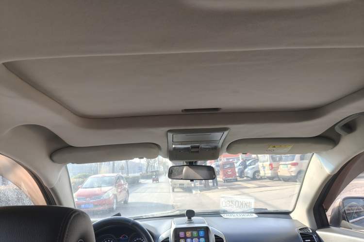 Used Chevrolet Captiva 2015 2.4L 4x4 Flagship Edition 7-Seater
