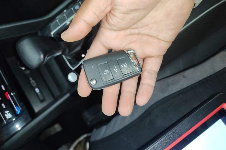 TDK.VehicleDetails.img