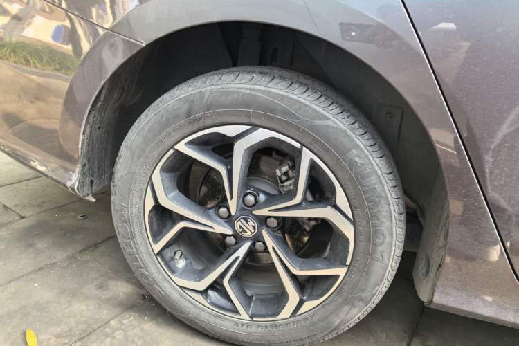 Used MG 5 2022 180 DVVT CVT Youth Luxury Edition
