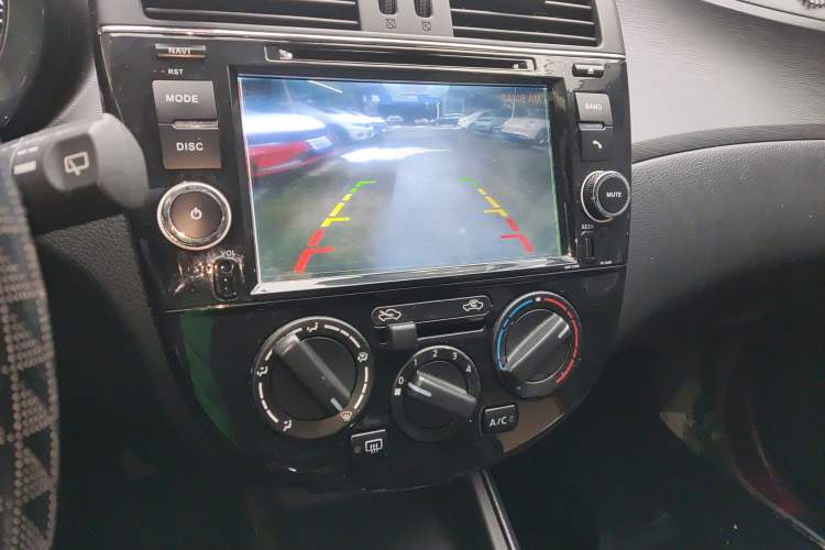 Used Nissan Tiida 2014 1.6L CVT Comfort Model