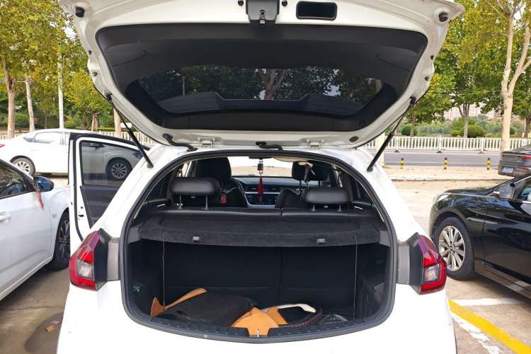 Used Geely Auto Vision X3 2019 Upgraded Model 1.5L CVT Elite Version
