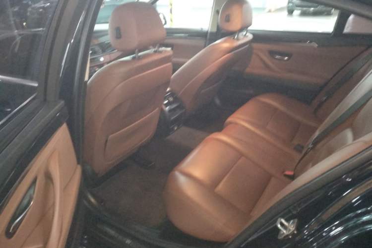 Used BMW 5 Series 2014 520Li Elegant Model
