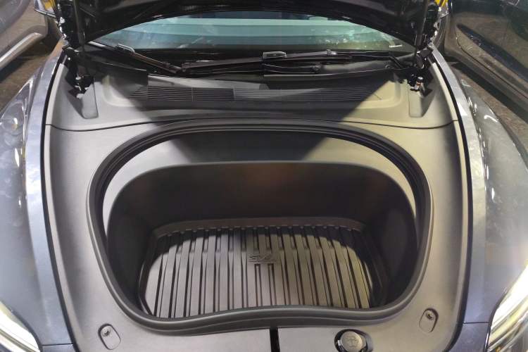 Used Tesla Model 3 2023 Rear-Wheel-Drive Version
