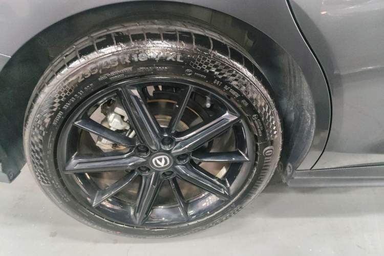 Used Changan UNI-V 2024 1.5T High-Energy Version
