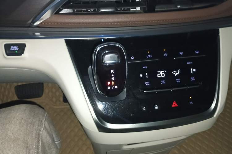 Used Buick GL8 2021 Land Cruiser Executive Class 652T Luxury Model
