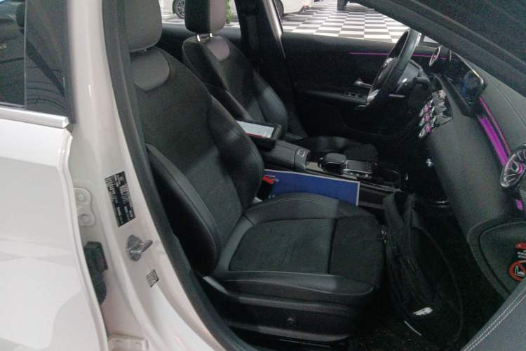 Used Mercedes-Benz A-Class 2020 Restyled A 200 L Sport Sedan Fashion Version
