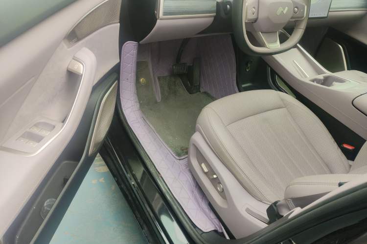 Used ONVO L60 2024 85 kWh Rear-Drive Version
