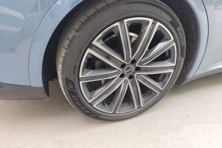 Used Hima Luxeed R7 2024 All-Electric 667 km Max