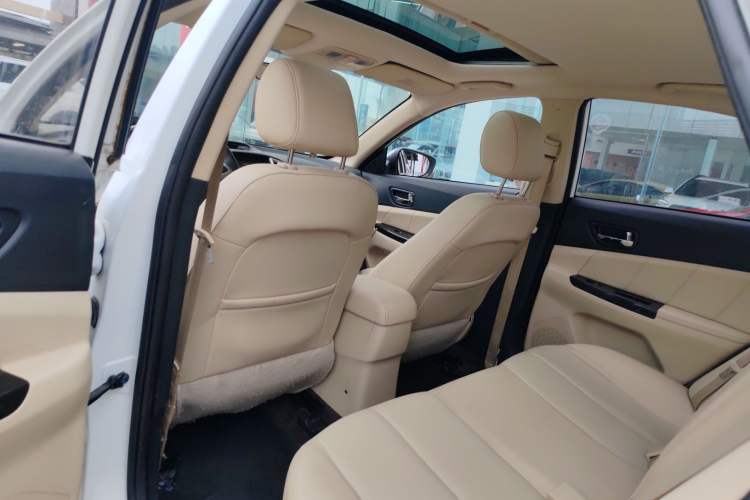 Used Changan Eado 2015 1.6L Manual Luxury Model China V Standard
