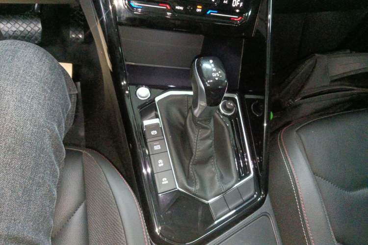 Used Volkswagen Tayron 2021 280TSI Two-Wheel Drive Luxury Smart Connectivity Version
