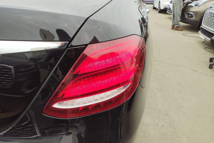 Used Mercedes-Benz E-Class 2020 E 300 L Sporty and Stylish Model
