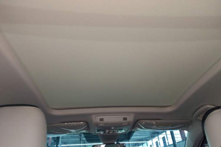 Used Volkswagen Tharu 2023 300TSI Two-Wheel-Drive Full Moon Edition
