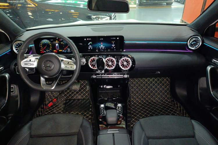 Used Mercedes-Benz A-Class 2022 Second Facelift A 200 L Sport Sedan Fashion Version