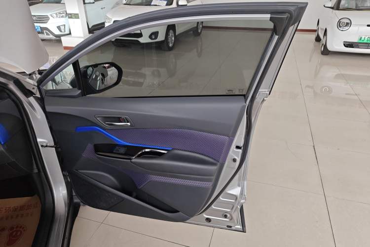 Used Toyota IZOA 2018 2.0L Yichi Version China VI Standard
