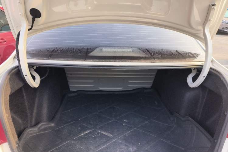 Used Volkswagen Jetta 2015 Value Edition 1.6L Manual Fashionable Style
