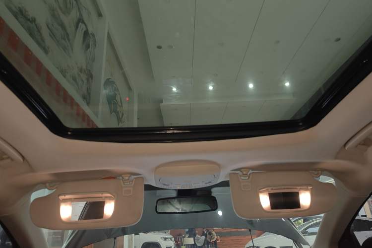 Used Ford Edge 2016 EcoBoost 245 Two-Wheel-Drive Titanium 7-Seater
