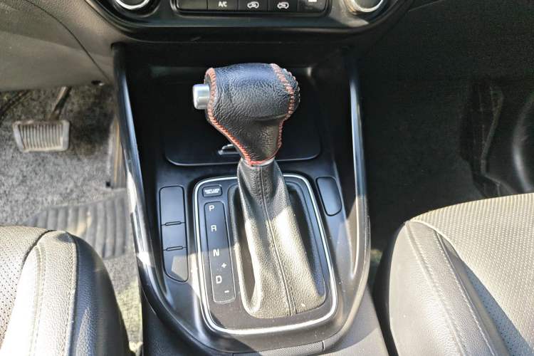 Used Kia Carens 2013 2.0L 7-Seater Automatic Comfort Edition China IV Standard
