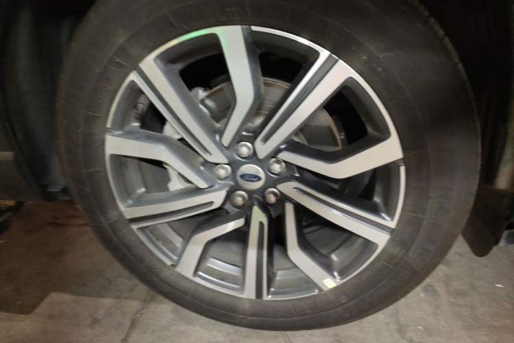 Used Ford Explorer 2023 EcoBoost 285 Four-Wheel Drive Stylish Plus Version 7 Seats