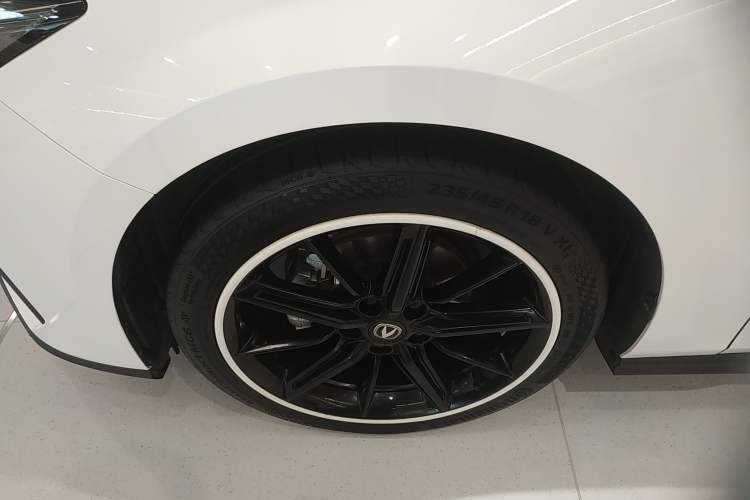 Used Changan UNI-V 2022 1.5T Prestige Version
