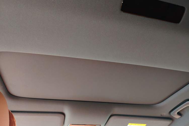 Used Li Auto L8 2023 Pro Model
