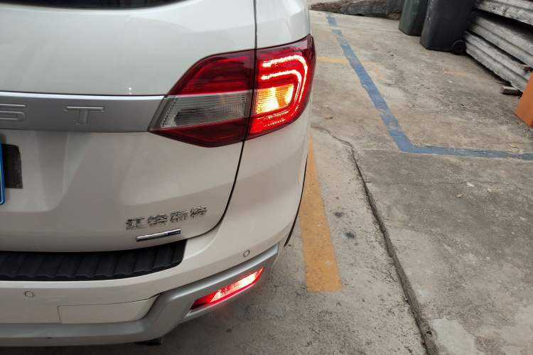 Used Ford Everest 2017 2.0T Gasoline Automatic 4x4 Elite Edition 5 Seats
