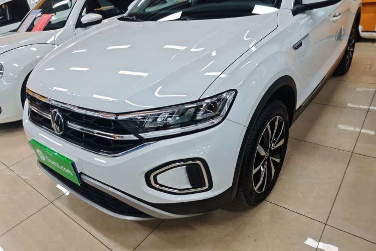 Used Volkswagen T-ROC 2024 300TSI DSG Two-Wheel-Drive Chen Guang Edition
