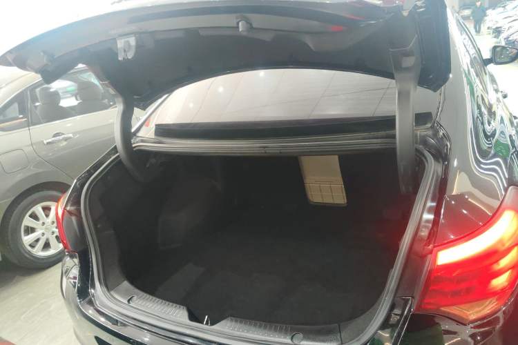 Used GAC Trumpchi GA6 2015 1.8T DCT Luxury Navigation Model
