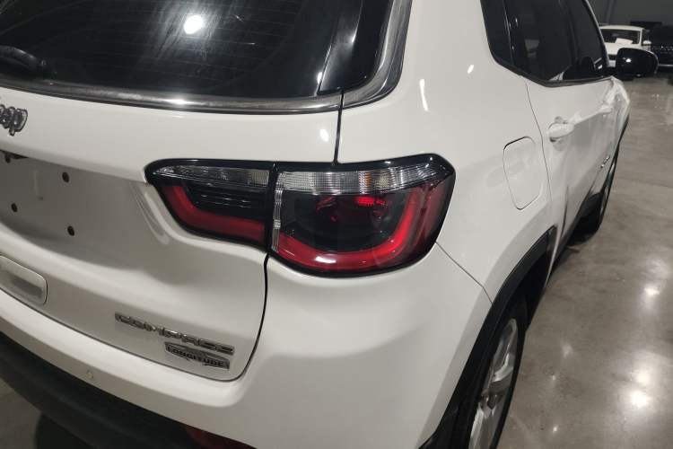 Used  Compass 2017 200T Automatic Family Edition
