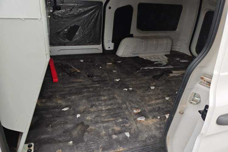 Used Wuling Hongguang V 2022 1.5L Jingqu Edition Enclosed-Window Vehicle with Hydraulic Power Steering LAR
