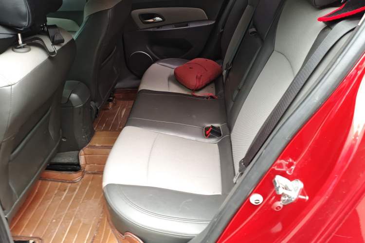 Used Chevrolet Cruze 2013 1.8L SE AT
