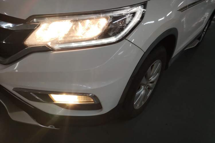 Used Honda CR-V 2015 2.0L two-wheel drive urban version
