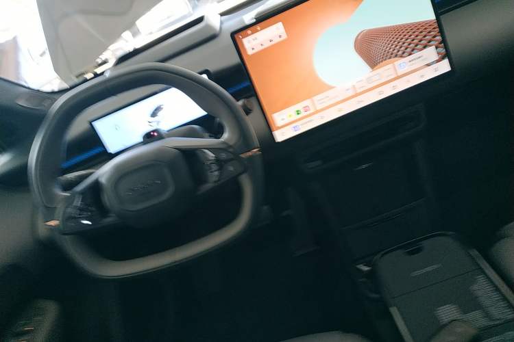 Used Lynk & Co Z20 2025 530 km Range Rear-Wheel Drive Max
