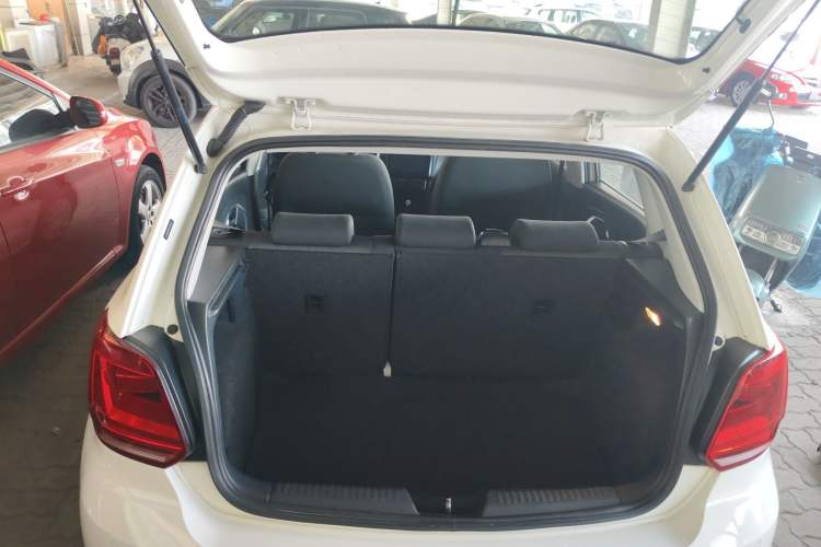 Used Volkswagen Polo 2016 1.6L Automatic Comfort Model
