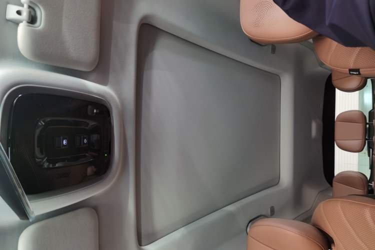 Used Chery Tiggo 8 L 2024 2.0T Two-Wheel Drive Prestige Version 5 Seats
