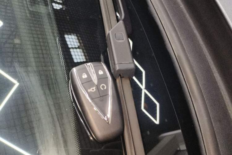 Used Changan UNI-K iDD 2022 Blue Whale iDD 130km 1.5T Excellence Model
