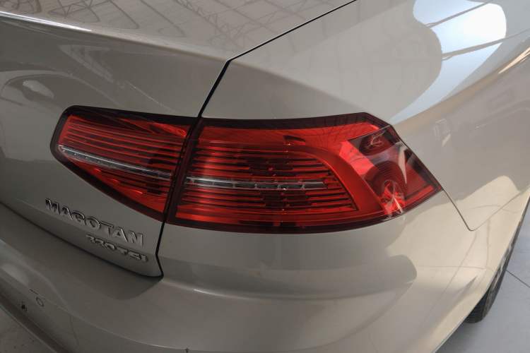 Used Volkswagen Magotan 2019 330TSI DSG Leading Edition China V Standard