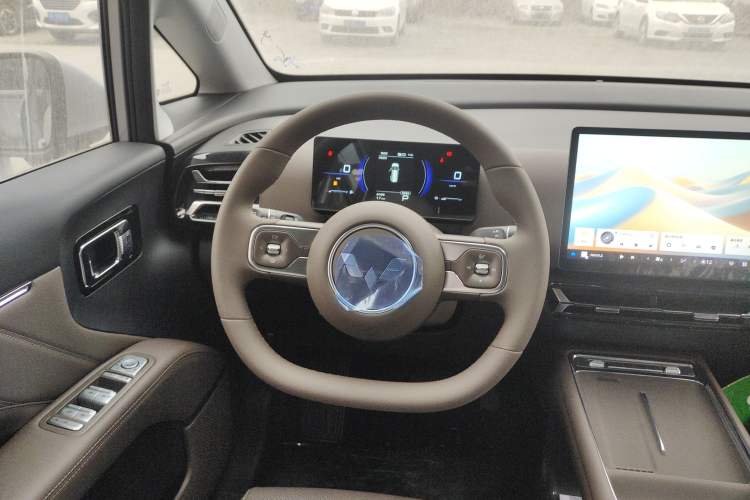 Used Wuling Wuling Starlight 730 2025 Model Plug-in Hybrid 125km Luxury Edition
