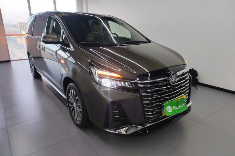 Used Buick GL8 2023 Land Executive Class Comfort Model
