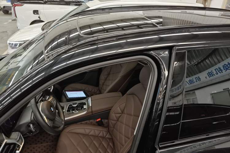 Used BMW X5 2023 xDrive 30Li Luxury M Sport Night Edition Package
