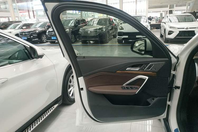 Used BMW X1 2023 xDrive25Li X Design Package
