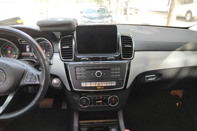 Used Mercedes-Benz GLE Coupe 2018 GLE 400 4MATIC Coupe SUV
