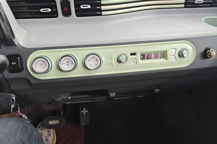 Used Wuling Hongguang MINIEV 2021 Macaron Fashion Model Lithium Iron Phosphate