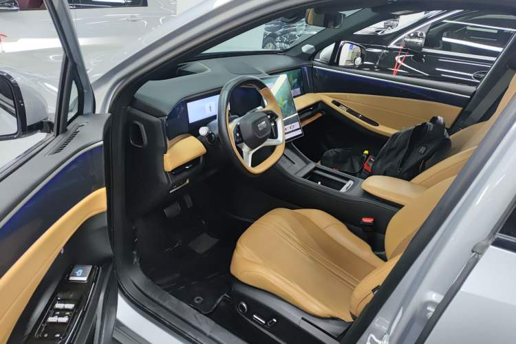 Used  L7 2023 1.5T 115 km Starship
