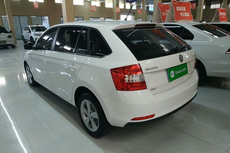 Used Skoda Rapid Spaceback 2018 1.6L Automatic Comfort Edition